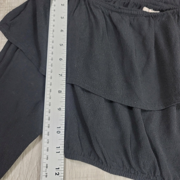 Silence + Noise | UO Black Off Shoulder Longsleeve Crop Blouse - Picture 6 of 6